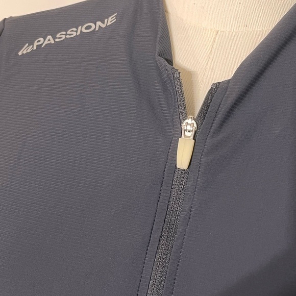 Women's Gray Cycling Top - Picture 3 of 5